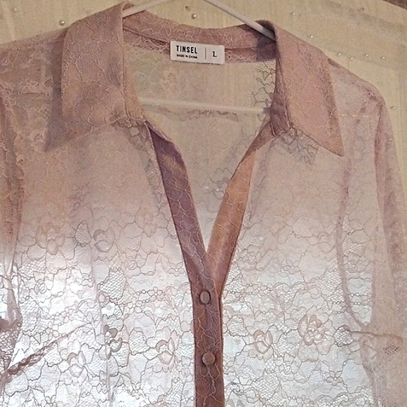 Tinsel Woman's V-Neck Lavender Lace Button Down Blouse, Size: L, NWT - Picture 10 of 11